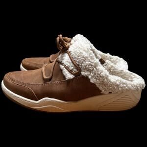 BARETRAPS Landon Women Size 7 Whiskey Shoe Clog Slipper Moccasin Sherpa Lined